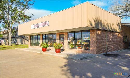 802 W Jackson St, El Campo, TX, 77437-4144 | Card Image