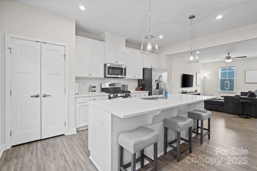 1217 Ashbury St, Charlotte, NC, 28216-0317 | Card Image