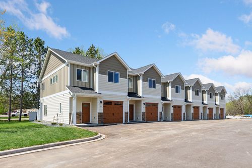 24-425 W 8th St, NEW RICHMOND, WI, 54017-1656 | Card Image