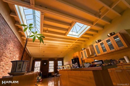 521 W 162nd St, New York, NY, 10032-5901 | Card Image