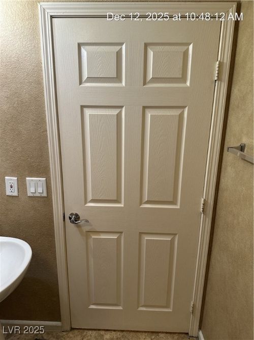 201-27 E Agate Ave, Las Vegas, NV, 89123-6069 | Card Image