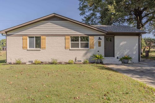 1811 Magnolia Ln, Paragould, AR, 72450-4049 | Card Image