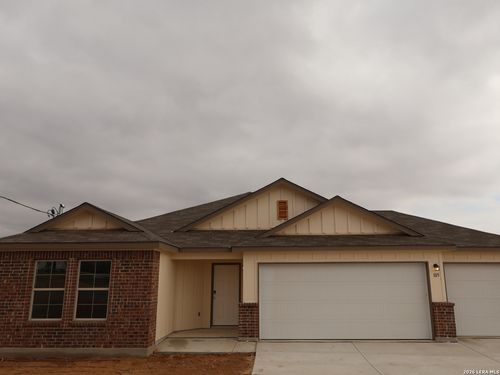 105 Greeley Drive, Floresville, TX, 78114 | Card Image