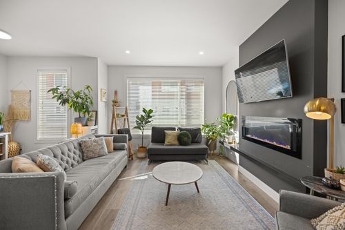 10-27640 Lantern Ave, Abbotsford, BC, V4X0C3 | Card Image