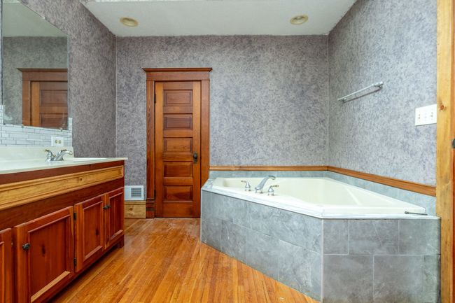 307 N Logan St, House other with 3 bedrooms, 2 bathrooms and 2 parking in Deer Creek IL | Image 21