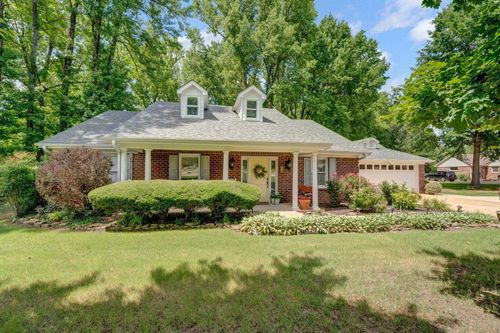 165 Oak Grove Dr, Byhalia, MS, 38611-8924 | Card Image