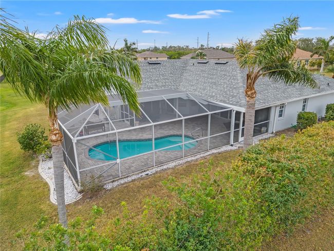 12950 Sw Pembroke Cir S, House other with 3 bedrooms, 2 bathrooms and null parking in LAKE SUZY FL | Image 8