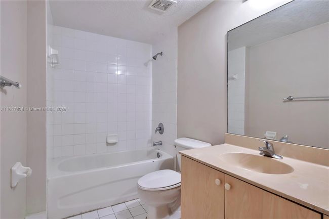 APT-1013 - 1103 Golden Lakes Blvd, Condo with 3 bedrooms, 2 bathrooms and null parking in West Palm Beach FL | Image 6