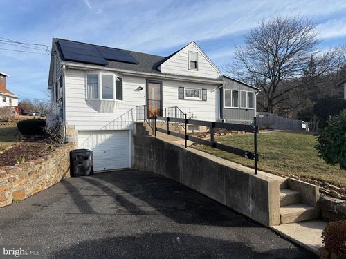 1216 Garden Avenue, ALLENTOWN, PA, 18103 | Card Image