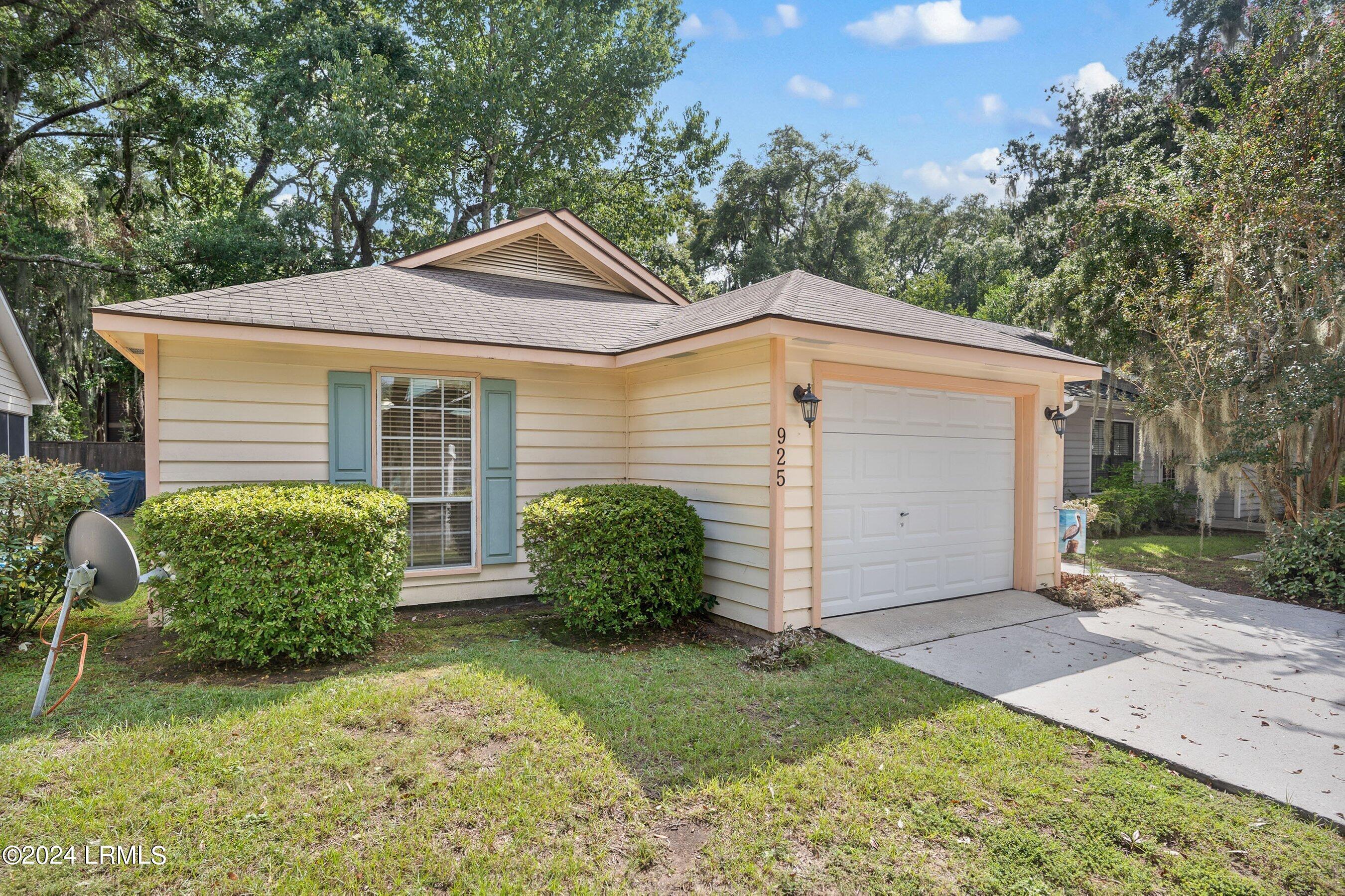 Oyster Cove Rd, Beaufort, SC 29902