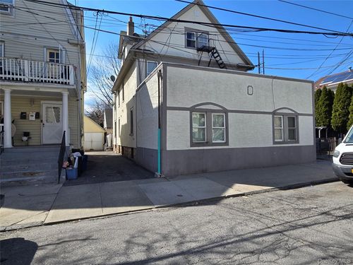 132 4th Street, New Rochelle, NY, 10801 | Card Image