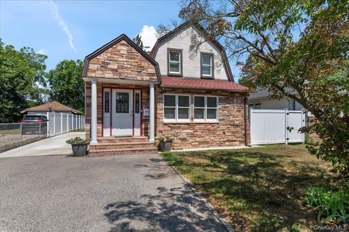 33 Prospect Ave, Lynbrook, NY, 11563-3931 | Card Image