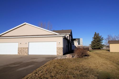 4749 44th St S, Fargo, ND, 58104-4284 | Card Image