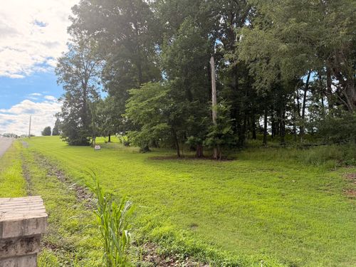 106 Hillside Dr, Dickson, TN, 37055-6154 | Card Image