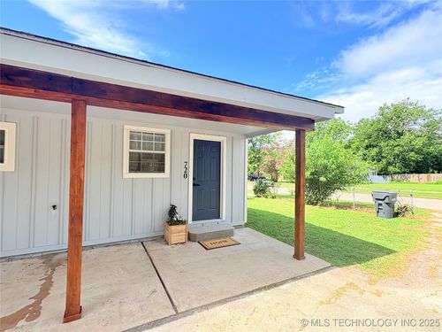 720 D St Nw, Ardmore, OK, 73401-5848 | Card Image