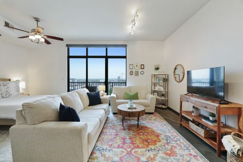 906-1510 Demonbreun St, Nashville, TN, 37203-3379 | Card Image