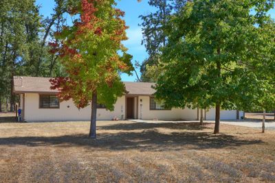 5585 Meadow Lane, House other with 3 bedrooms, 2 bathrooms and null parking in Mariposa CA | Image 2