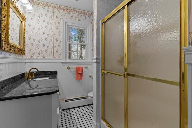 1st Floor Bathroom | Image 12