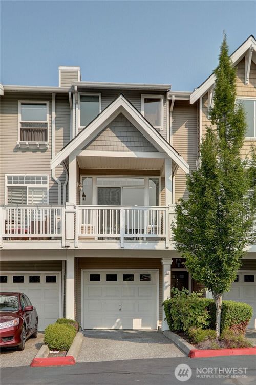 unit-a2-23120 Se Black Nugget Rd, Issaquah, WA, 98029-7340 | Card Image