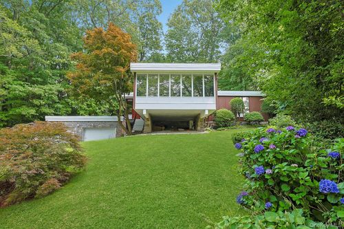 20 Sprain Valley Rd, Scarsdale, NY, 10583-3106 | Card Image