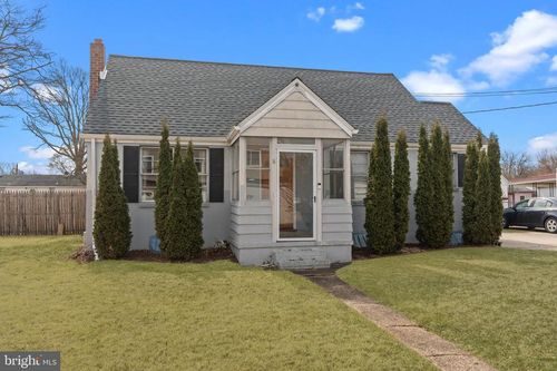14 Elm Ave, BORDENTOWN, NJ, 08505-1910 | Card Image