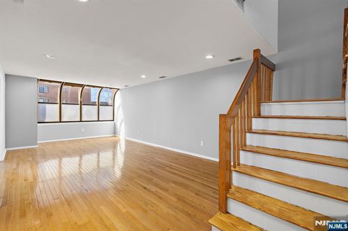 319 Gorge Rd, Cliffside Park, NJ, 07010-4701 | Card Image
