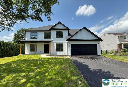 3631 Oak Ridge Dr, Slatington, PA, 18080-3248 | Card Image
