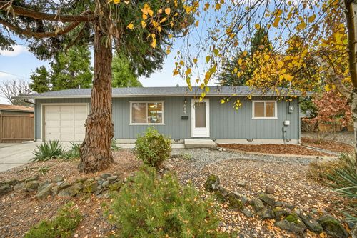 815 Se 11th St, Grants Pass, OR, 97526-3263 | Card Image