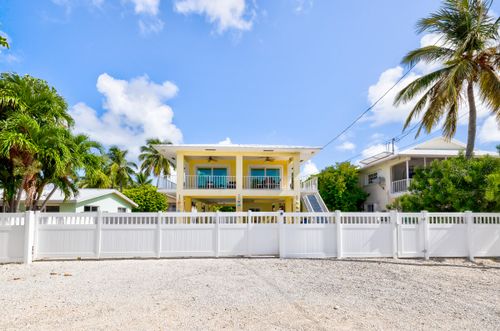 28 Bahama Avenue, Key Largo, FL, 33037 | Card Image