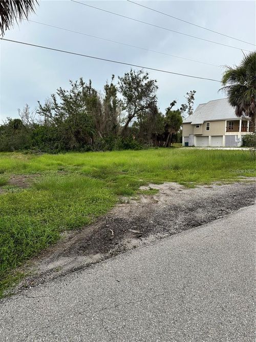 120 Spaniards Rd, PLACIDA, FL, 33946-2400 | Card Image