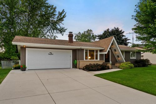 2924 38th Street, Two Rivers, WI, 54241 | Card Image