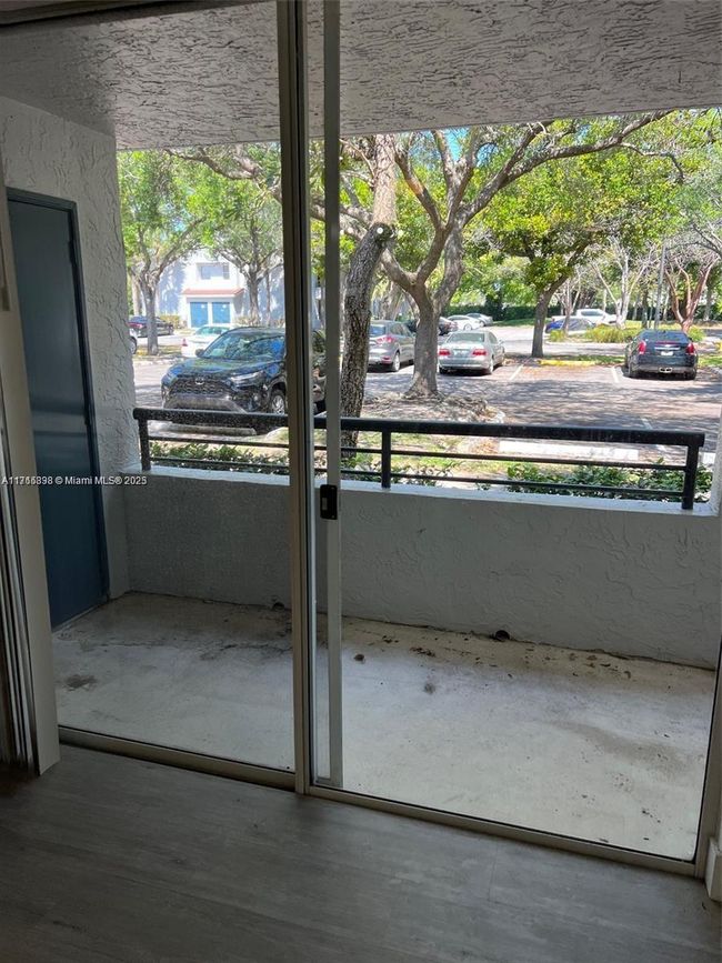 APT-4101 - 931 Lyons Rd, Condo with 2 bedrooms, 1 bathrooms and null parking in Coconut Creek FL | Image 9