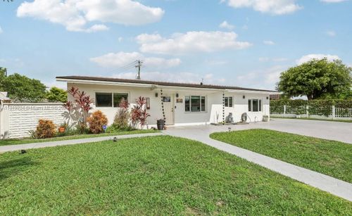 5530 Sw 96th Ave, Miami, FL, 33165-6457 | Card Image