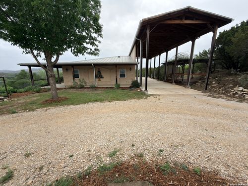 499 Saddleback Ridge Trl, Bandera, TX, 78003-4896 | Card Image