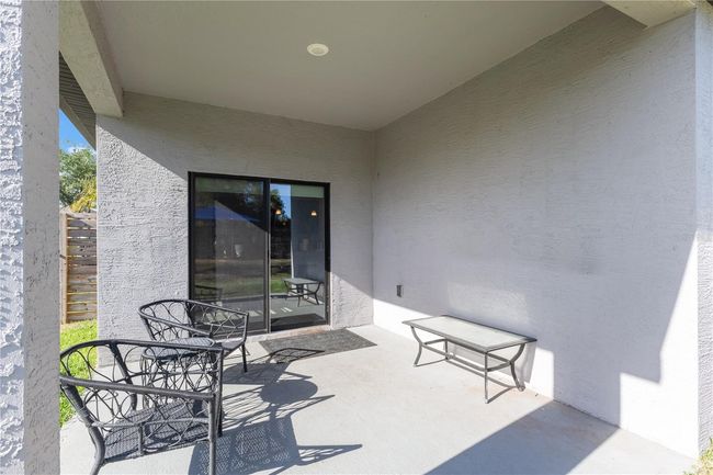 112 Red Maple Burl Cir, House other with 4 bedrooms, 2 bathrooms and null parking in Debary FL | Image 16