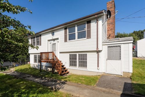 32 Danis St, Fall River, MA, 02720-4030 | Card Image