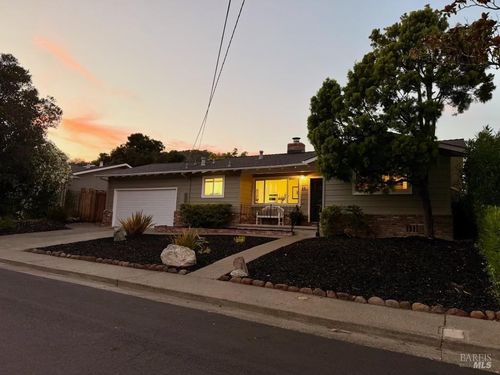 44 Robinhood Dr, San Rafael, CA, 94901-1457 | Card Image