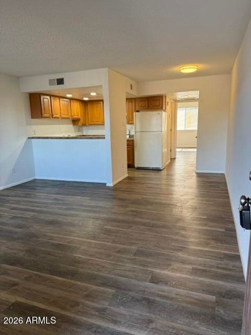 1049-3810 N Maryvale Pkwy, Phoenix, AZ, 85031-3007 | Card Image