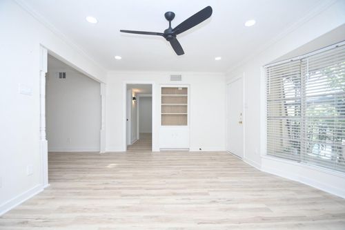 42-800 Post Oak Boulevard, Houston, TX, 77056 | Card Image