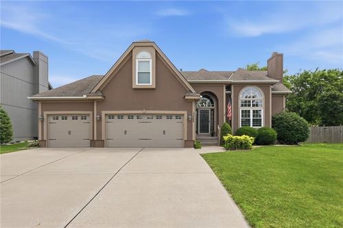 1425 Sw 44th St, Lee's Summit, MO, 64082-3908 | Card Image