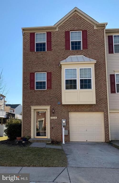 939 Hopkins Cor, GLEN BURNIE, MD, 21060-8457 | Card Image