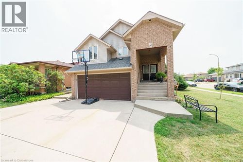 2 Tyler Dr, Stoney Creek, ON, L8E4W9 | Card Image