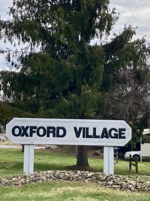 2941 Seymour Lake Rd, Oxford, MI, 48371-4203 | Card Image