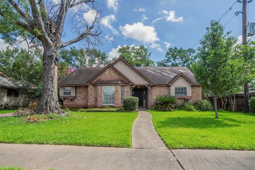5606 Water Leaf Ln, Houston, TX, 77088-5540 | Card Image