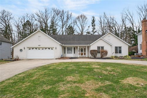 6284 S Applecross Road, Highland Heights, OH, 44143 | Card Image