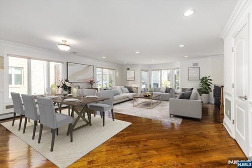 535 7th St, Palisades Park, NJ, 07650-2305 | Card Image