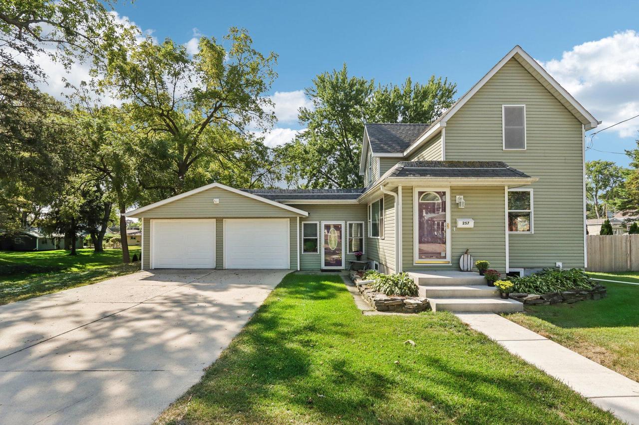 Rogers St, Hartford, WI 53027