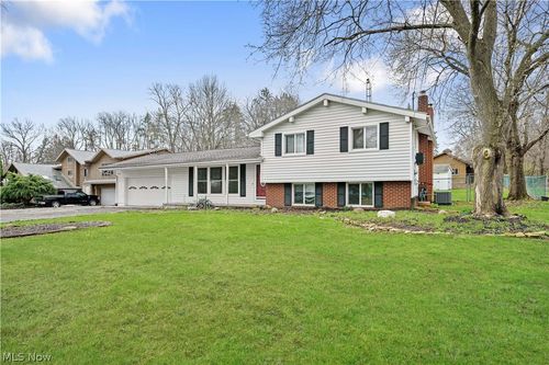 2862 Byron Dr, North Canton, OH, 44720-1204 | Card Image