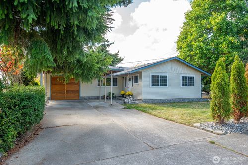 687 Sw 3rd Ave, Oak Harbor, WA, 98277-5112 | Card Image