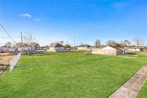 1822 Schnell Dr, Arabi, LA, 70032-1735 | Card Image